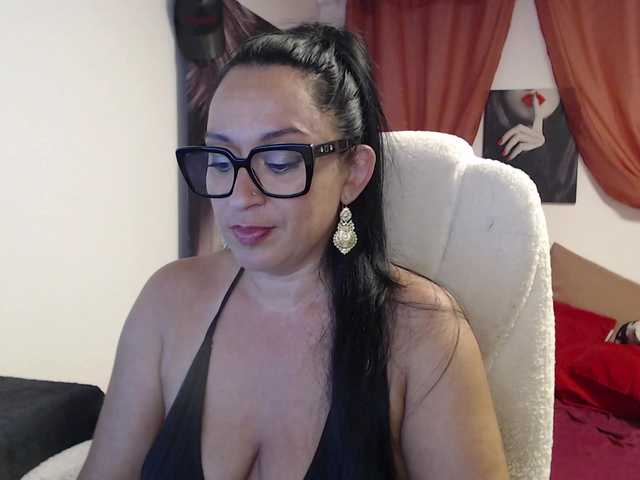 anaiza live cam on BongaCams