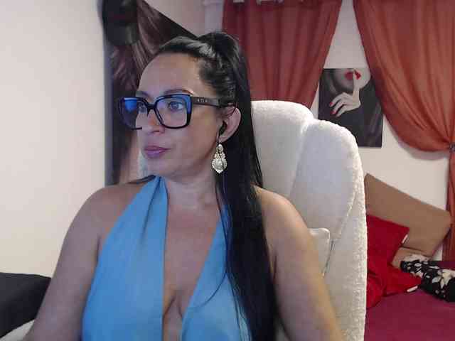 anaiza anaiza
