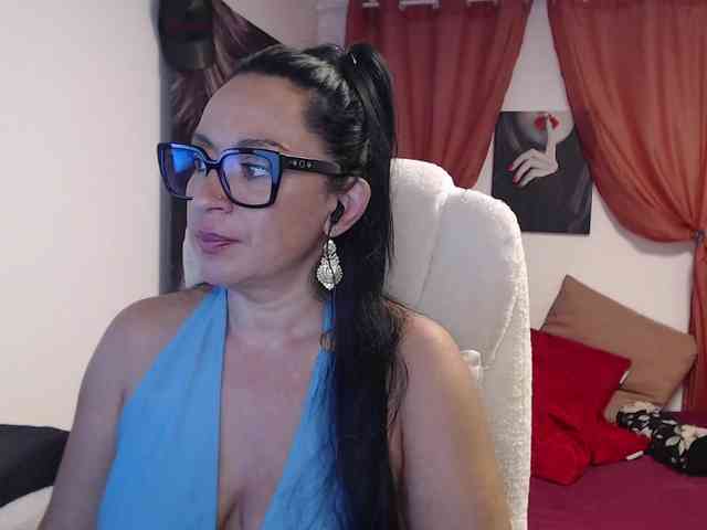 anaiza Live Webcam on BongaCams