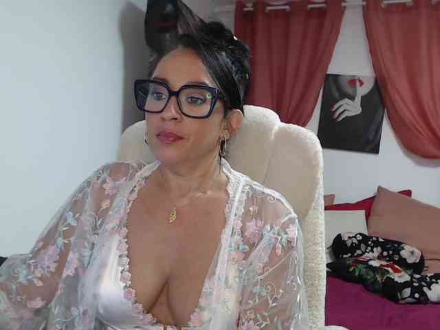 anaiza anaiza