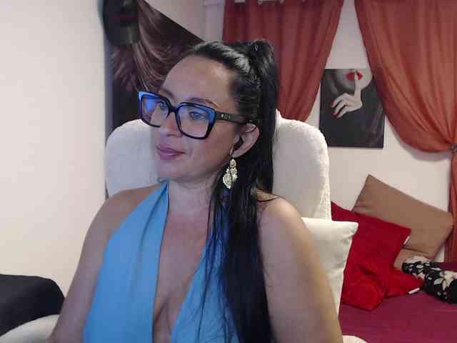 anaiza Live Webcam on BongaCams