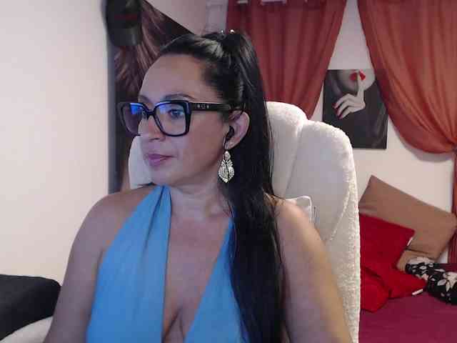 anaiza anaiza