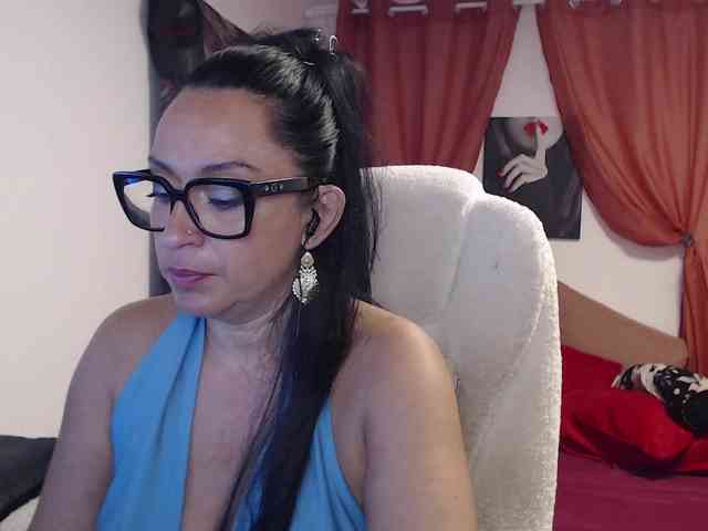 anaiza anaiza