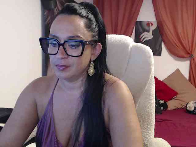 anaiza Live Webcam on BongaCams