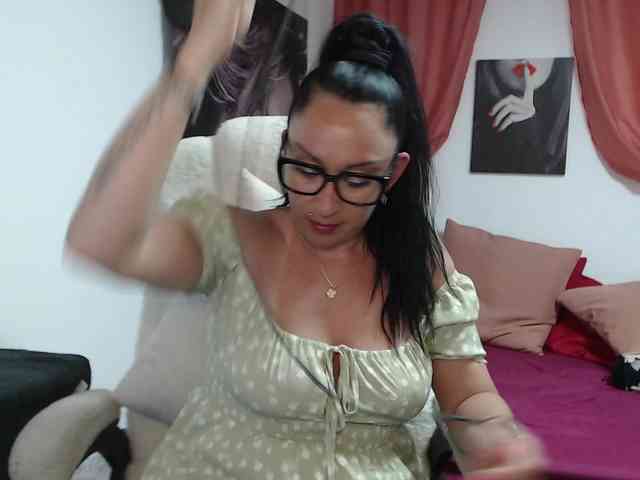 anaiza anaiza