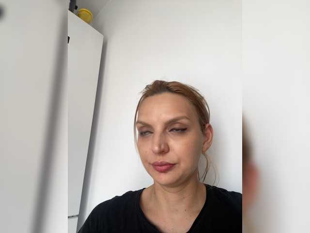 ameliex69 live cam on BongaCams