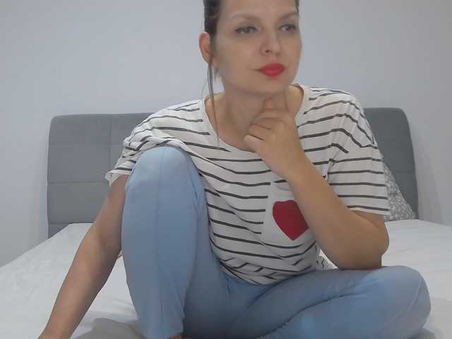 ameliex69 live cam on BongaCams