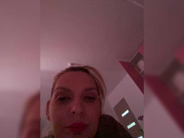 ameliex69 live webcam show