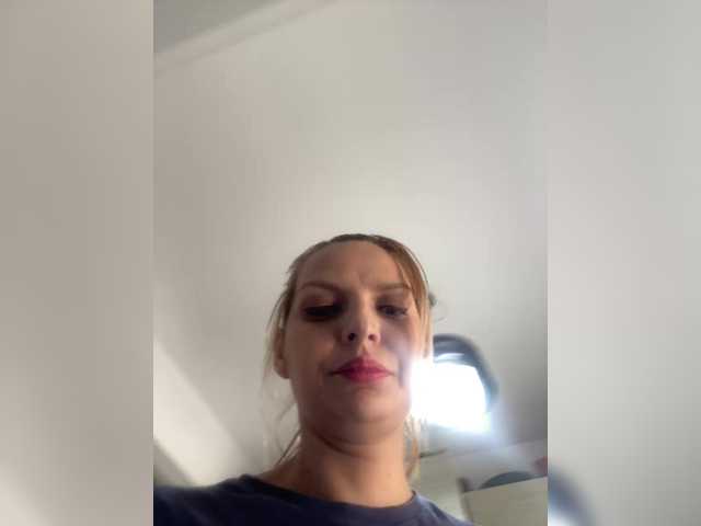 ameliex69 live webcam show