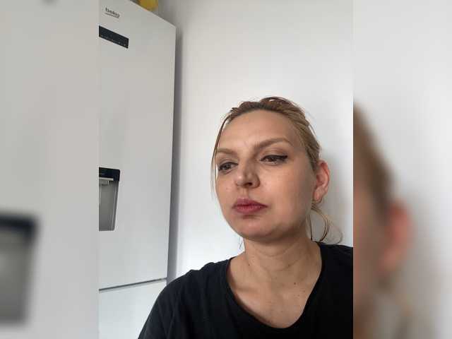 ameliex69 live cam on BongaCams
