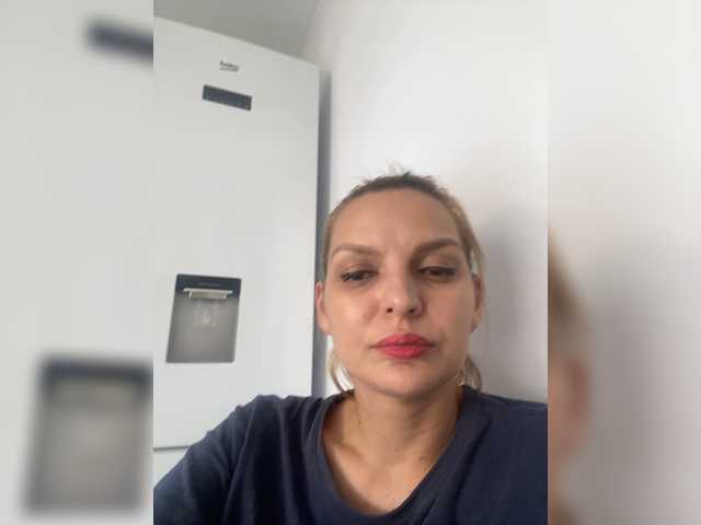 ameliex69 live cam on BongaCams