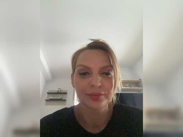 ameliex69 live cam on UnifiedCams