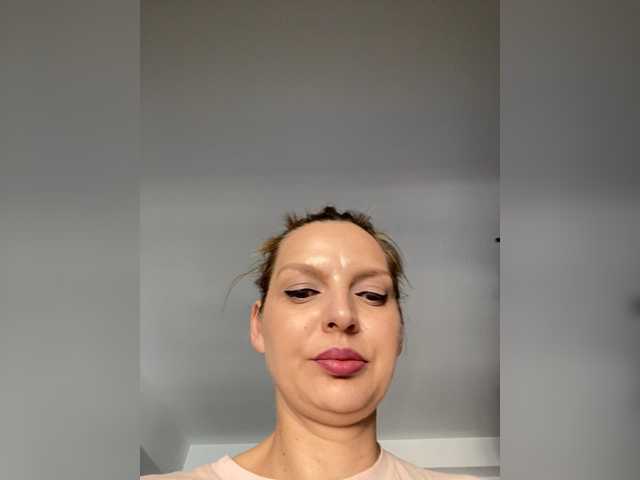 ameliex69 live cam on BongaCams