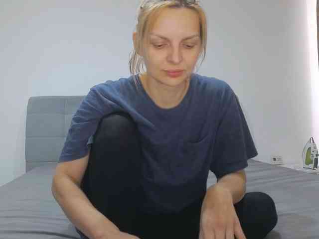 AmelieX69 webcam