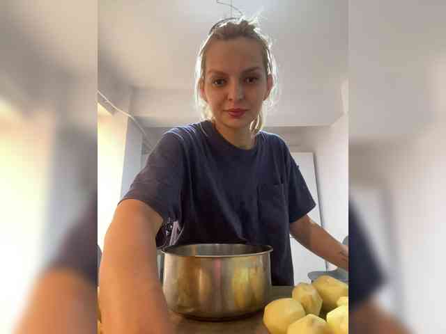 AmelieX69 webcam
