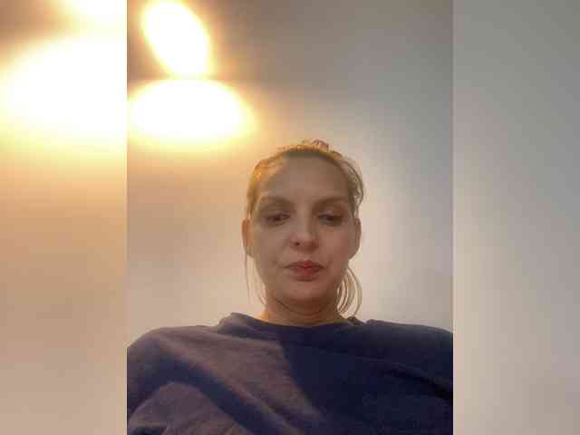 AmelieX69 webcam