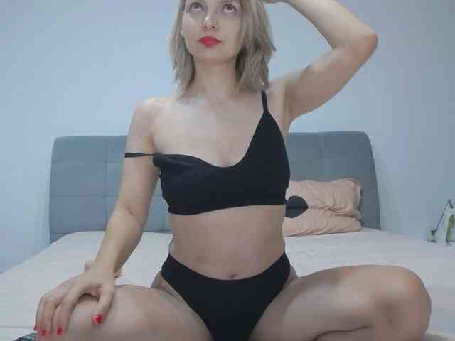 AmelieX69 webcam