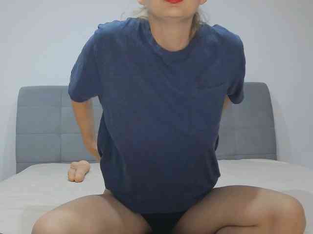 AmelieX69 webcam