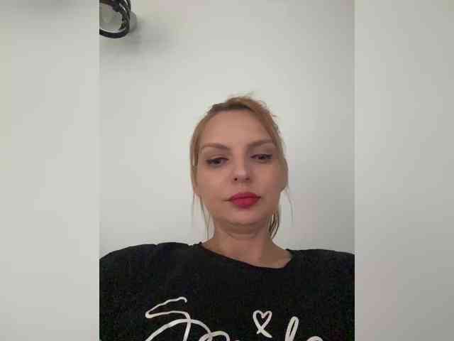 AmelieX69 webcam