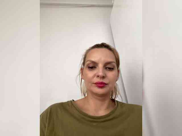 AmelieX69 webcam