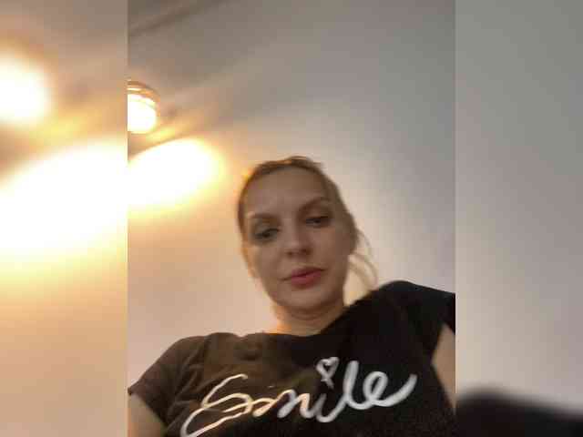 AmelieX69 webcam