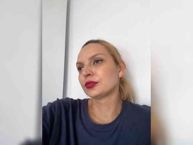 AmelieX69 webcam