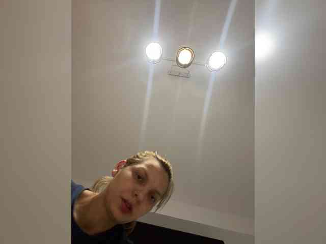 AmelieX69 webcam