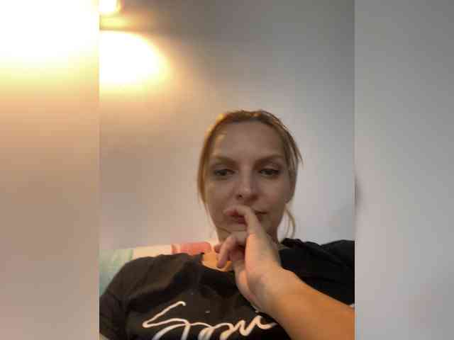 AmelieX69 webcam