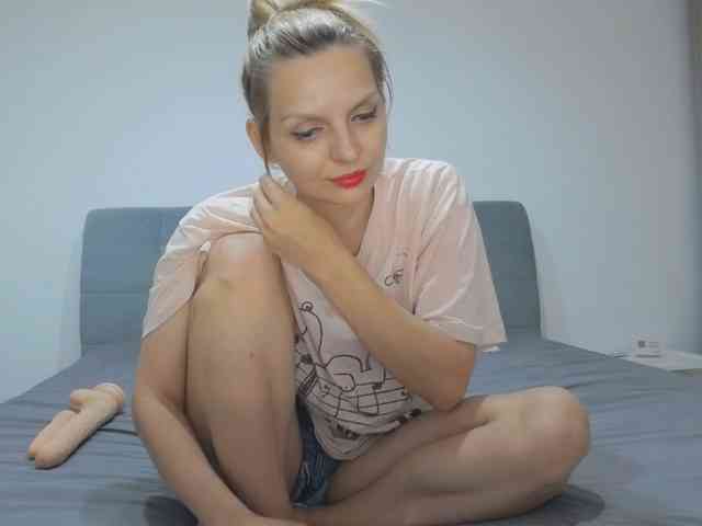 AmelieX69 webcam