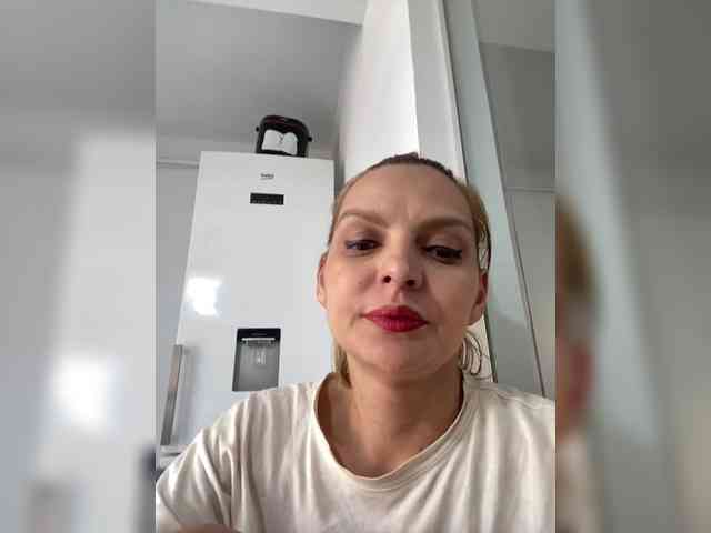 AmelieX69 webcam