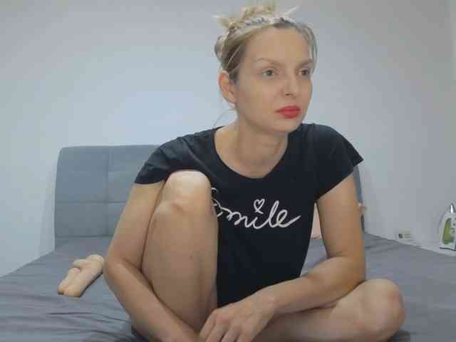 AmelieX69 webcam
