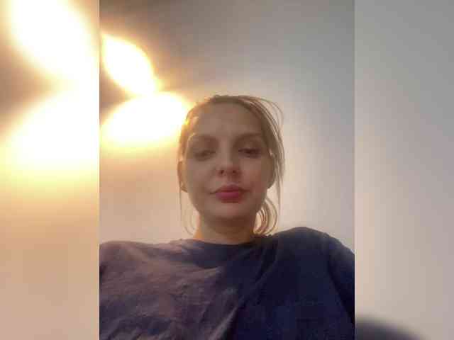 AmelieX69 webcam