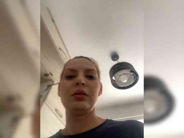 AmelieX69 webcam