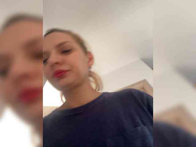 AmelieX69 webcam