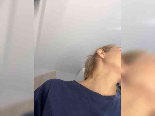 AmelieX69 webcam