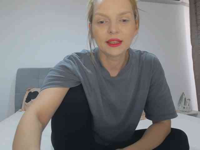 AmelieX69 webcam