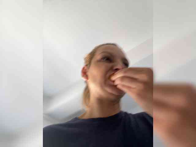 AmelieX69 webcam