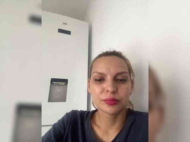 AmelieX69 webcam