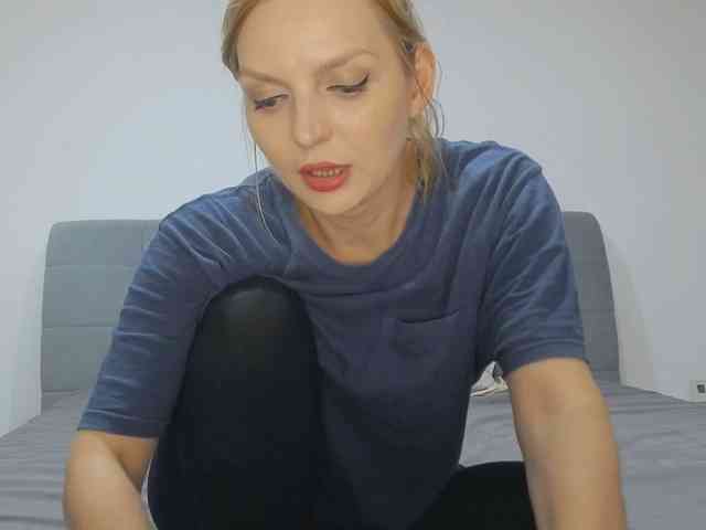 AmelieX69 webcam