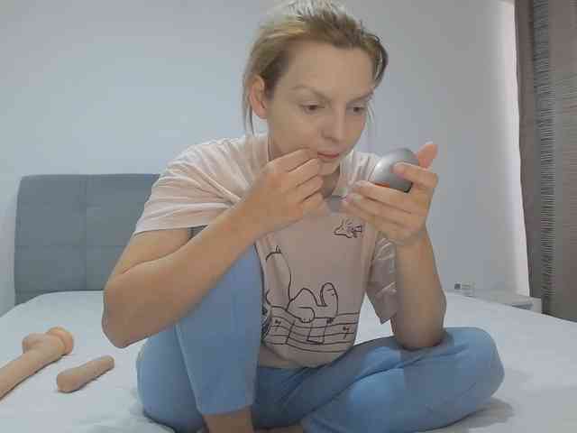 AmelieX69 webcam
