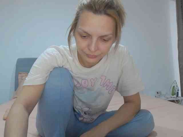 AmelieX69 webcam