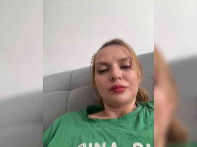AmelieX69 webcam