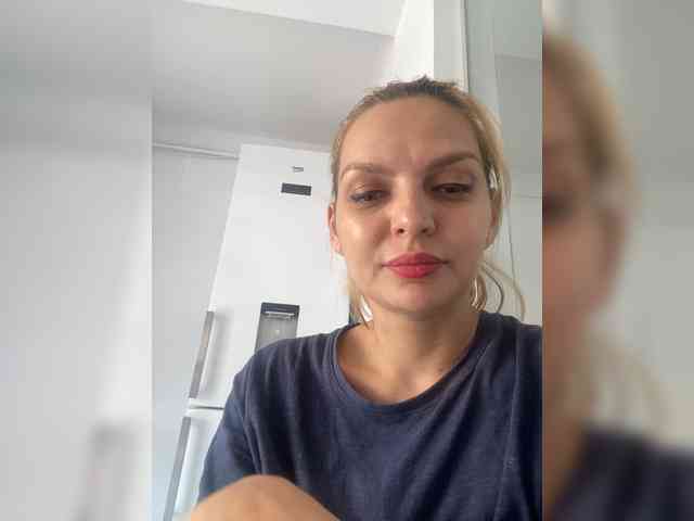 AmelieX69 webcam