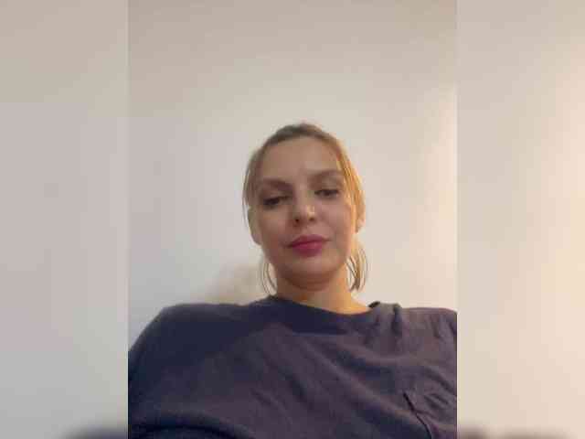 AmelieX69 webcam