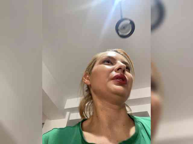 AmelieX69 webcam