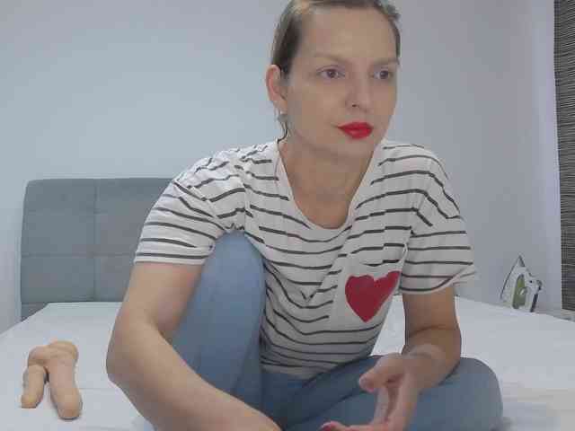 AmelieX69 webcam