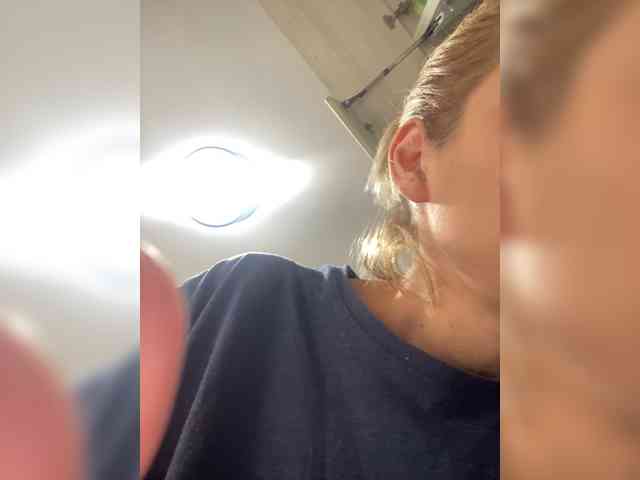 AmelieX69 webcam