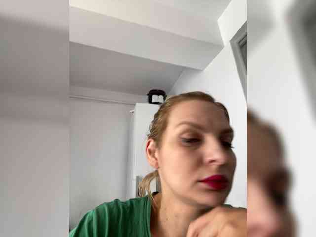 AmelieX69 webcam