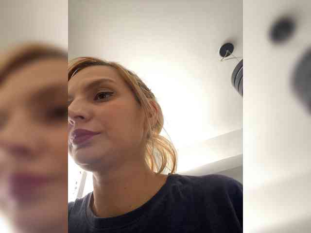 AmelieX69 webcam