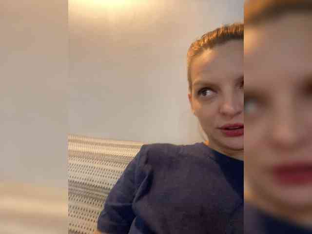 AmelieX69 webcam
